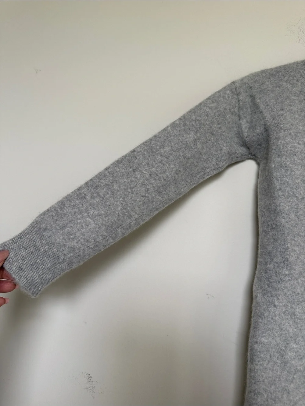 ANTONIO MELANI 100% Cashmere Light Gray V-Neck Sweater